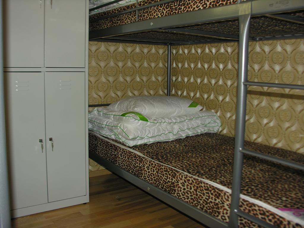 Triumph Astana Hostel Kamer foto