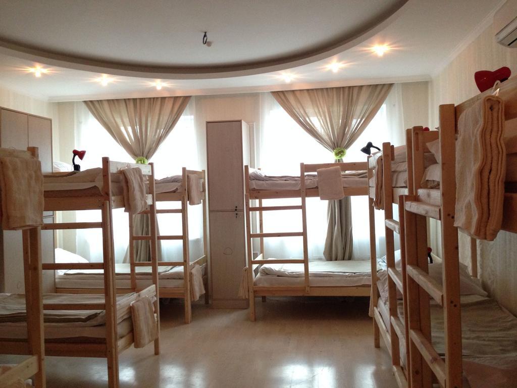 Triumph Astana Hostel Kamer foto