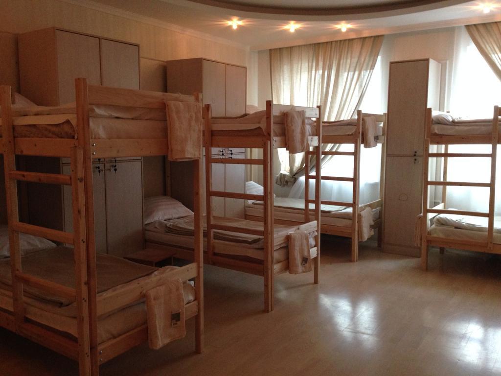 Triumph Astana Hostel Kamer foto